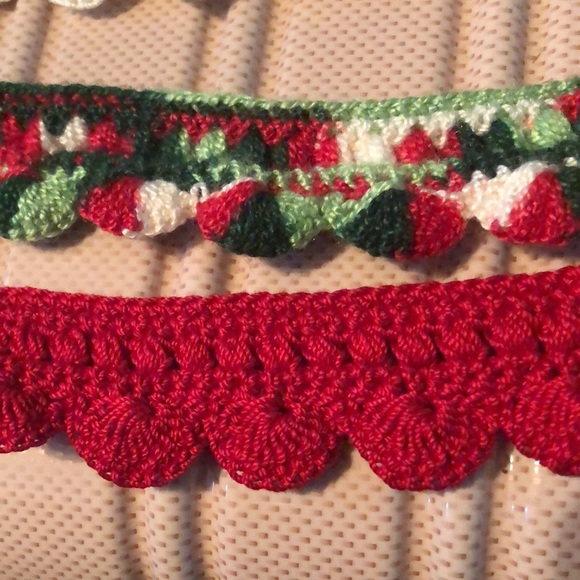🏵4 Handmade crocheted Christmas color bracelets - Picture 2 of 3